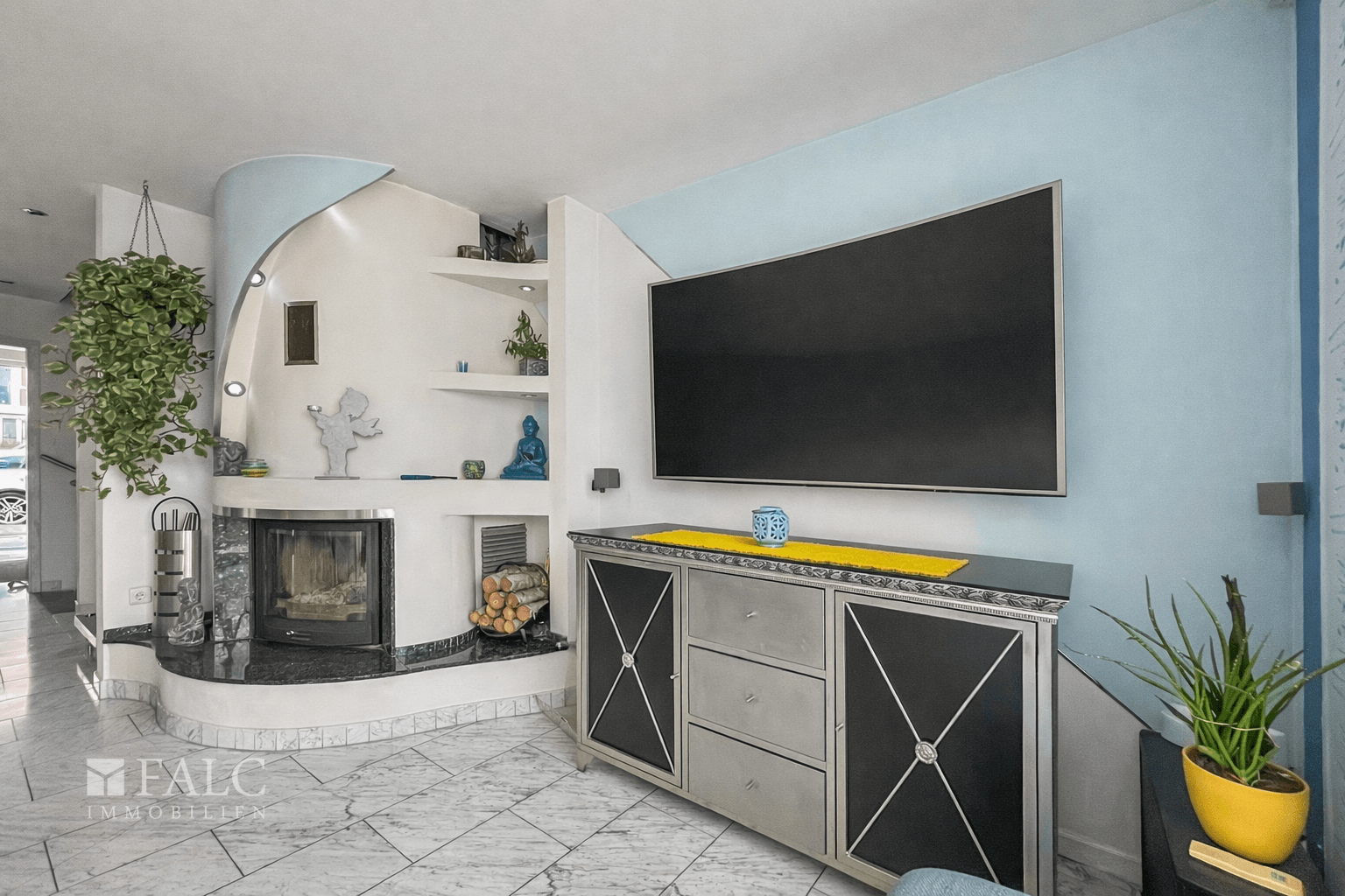 Wohnbereich mit Kamin